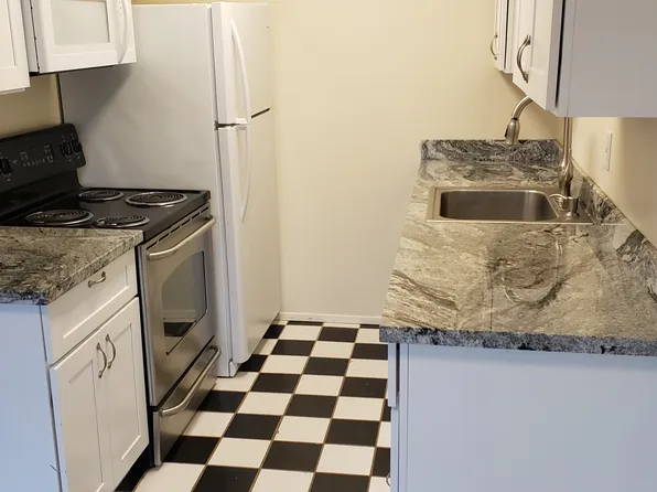 12011 32nd Ave NE APT 5, Seattle, WA 98125