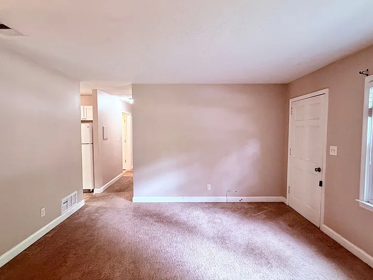 4431 Donegal Cir — Photo 9