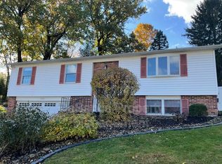 1242 Cobblewood Dr, Bethel Park, PA 15102