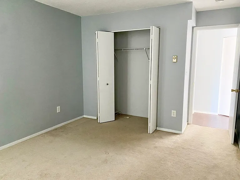 6 Pineview Dr #C — Photo 1
