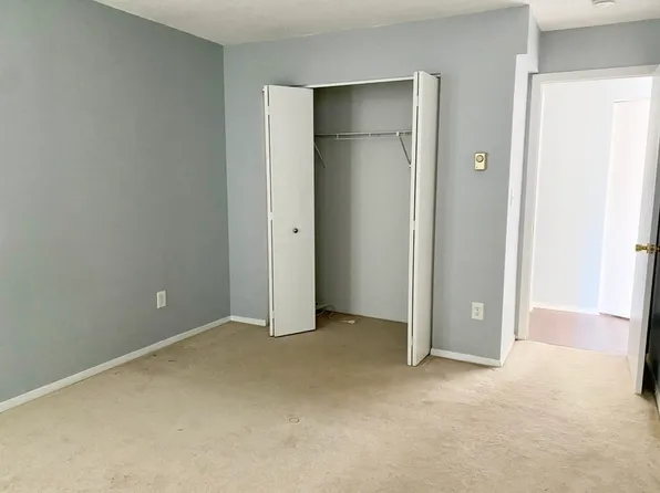 6 Pineview Dr #C, Branford, CT 06405