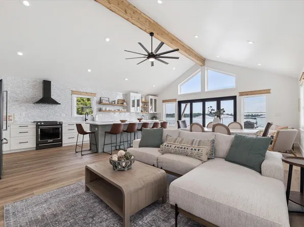 9098 Dexter Pinckney Rd, Pinckney, MI 48169