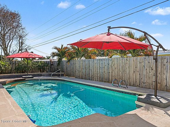 2nd image of 425 Sabal Ave
