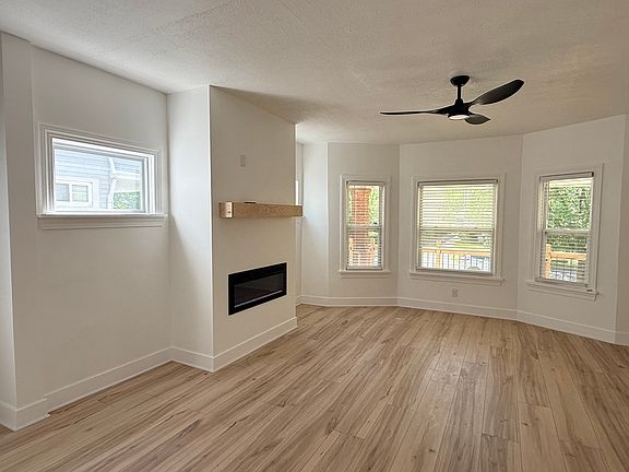 3rd image of 2185 Edgewood Rd #1