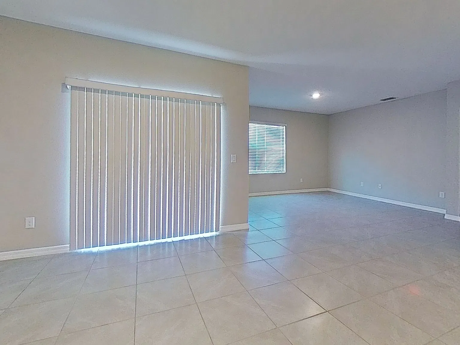 4 bed, 2.0 bath, 1851 sqft, $2,300 — Photo 4