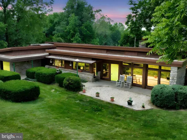 927 Thompson Ave, Jonestown, PA 17038