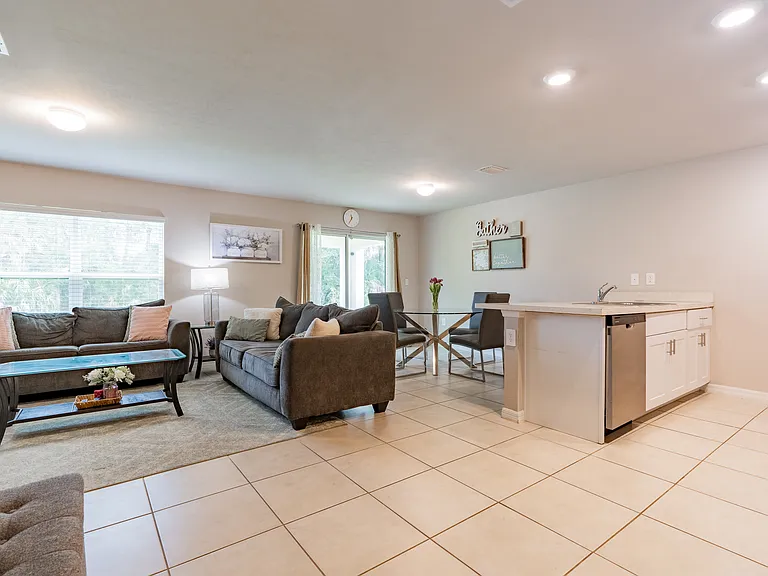 22420 Sacramento Ave — Photo 5