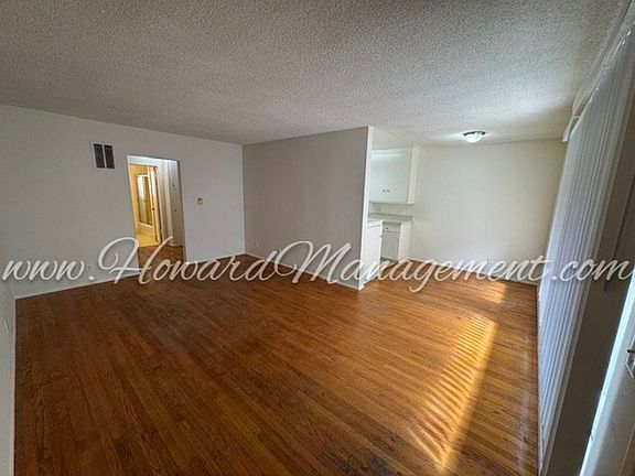 3rd image of 1427 Amherst Ave APT 3