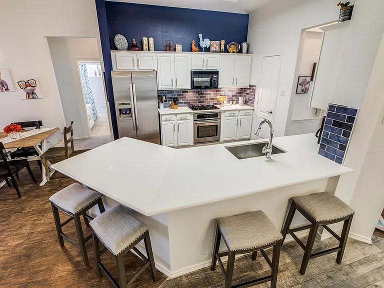 11298 Newberry Dr — Photo 2