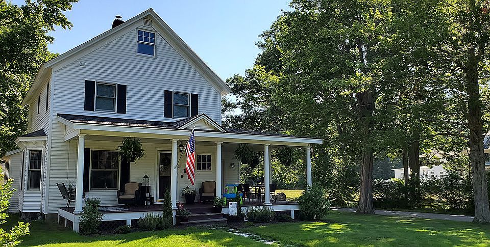 Historic 1904 Colonial home