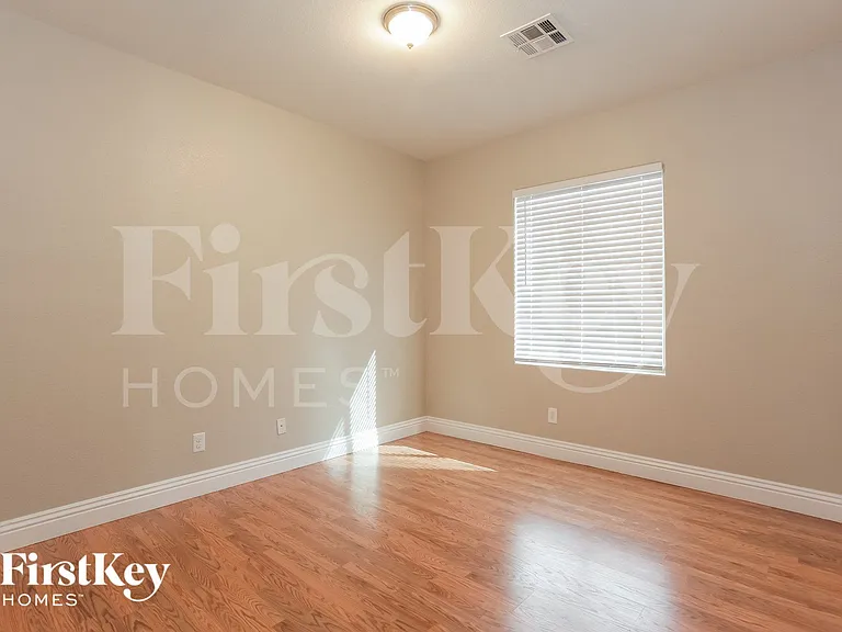 9100 Little Horse Ave — Photo 9