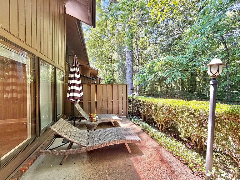 907 Oak Tree Dr — Photo 24