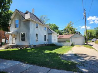926 W 3rd St, Waterloo, IA 50701