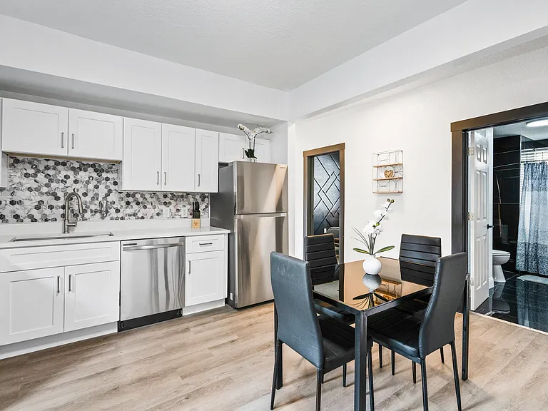 209 W Gladys St #2 — Photo 13