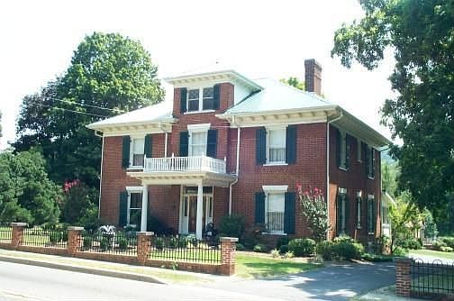 1st image of 324 W Main St