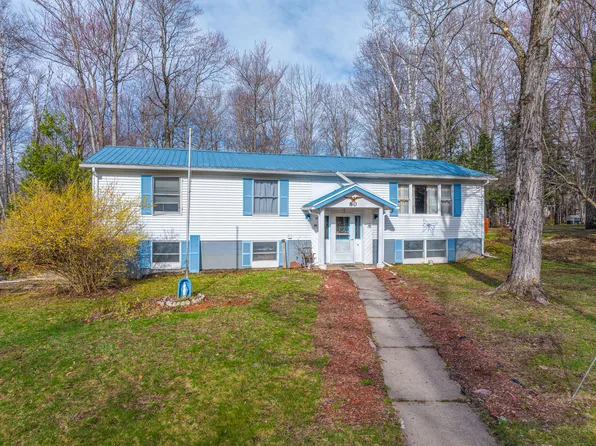 80 Sunset Ave, Tupper Lake, NY 12986