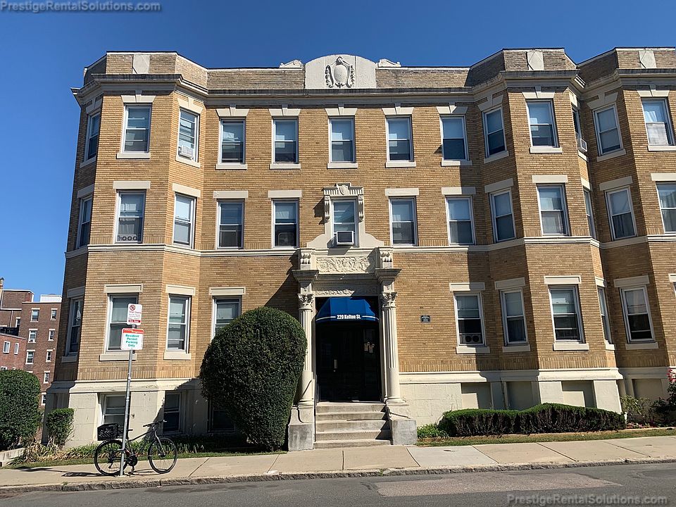 2nd image of 220 Kelton St APT 7
