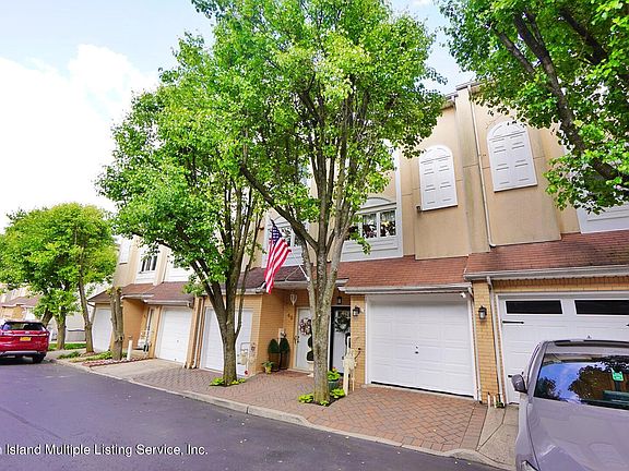 2nd image of 47 Sandywood Ln