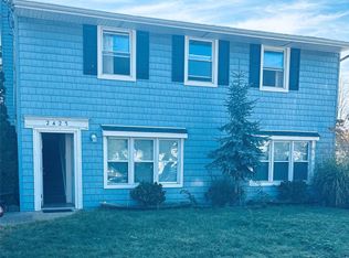 2425 Jackson Ave, Seaford, NY 11783