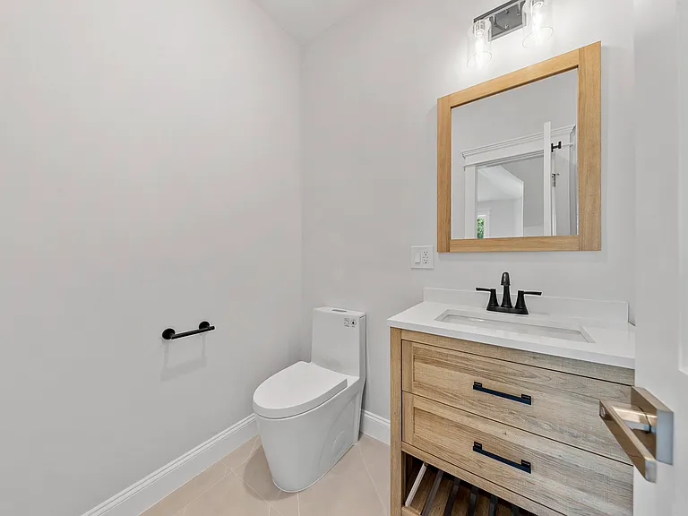 389 Spring Ave #C — Photo 12