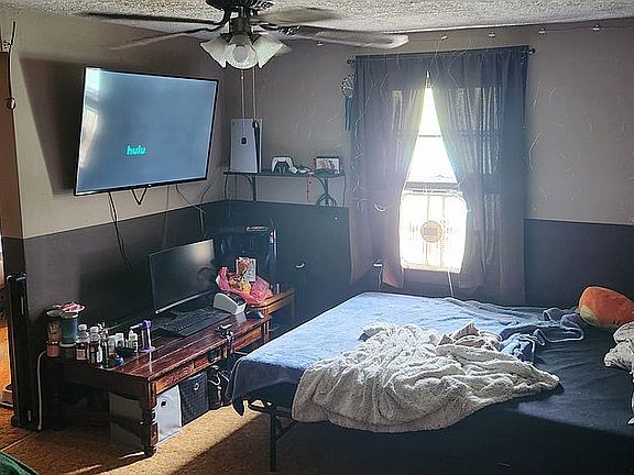 5th image of 1551 E Valley Dr