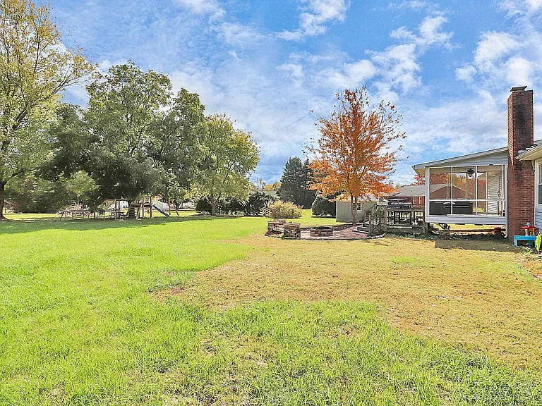 4227 Deerfield Dr — Photo 36