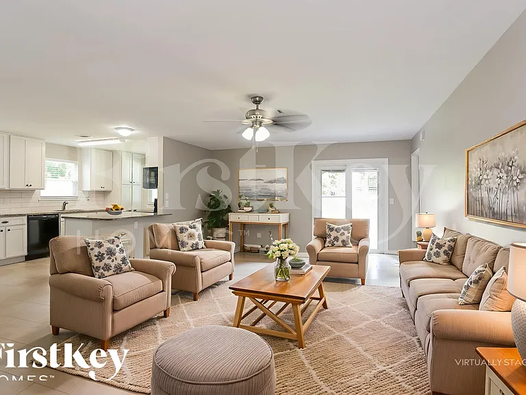 1047 Cove Landing Dr — Photo 4