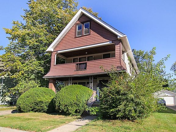 3rd image of 15819 Parkgrove Ave #1