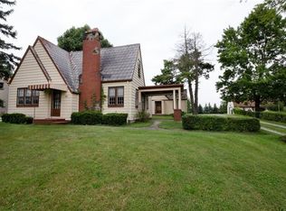 104 Cliff Mine Rd, Coraopolis, PA 15108