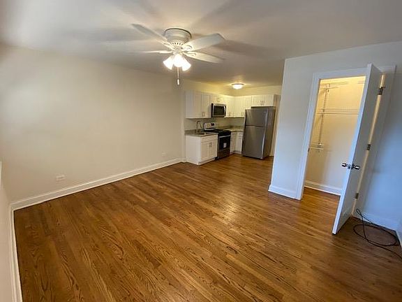 4th image of 1922 W Pratt Blvd APT C7