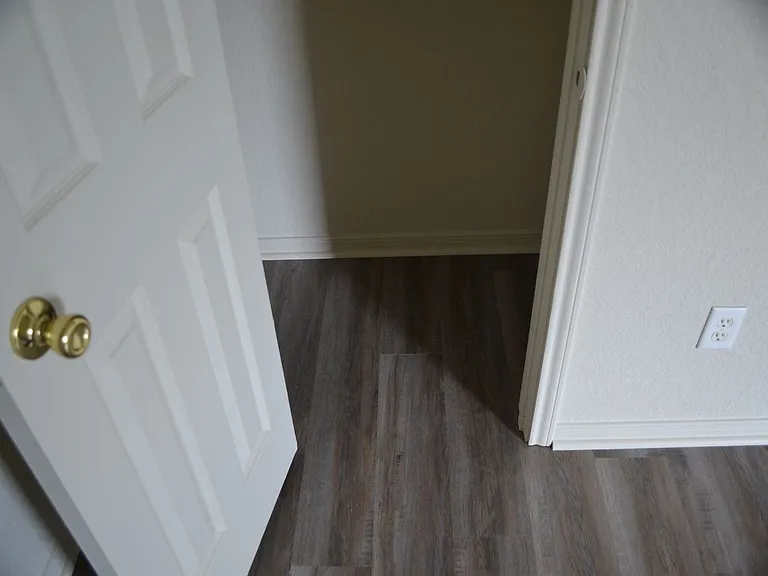 212 Janelle Dr — Photo 15