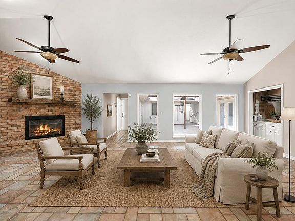 5th image of 3807 Crestgate Ave