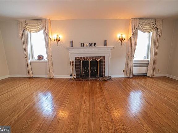 5th image of 1109 Lindale Ave