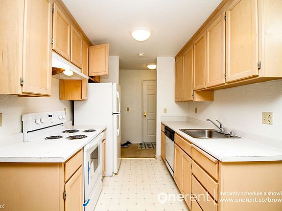 2nd image of 725 Auburn Pl APT 205