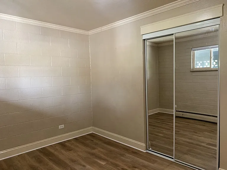 125 E Mrytle Flats — Photo 21