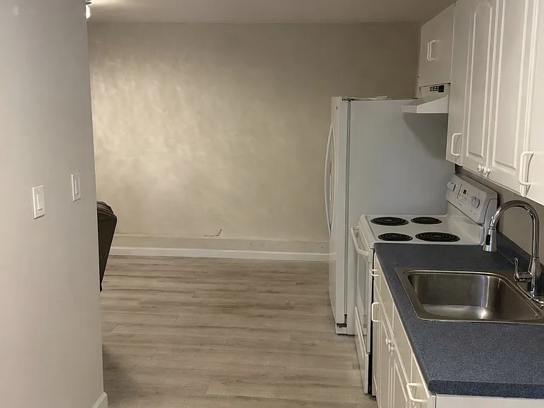 4 Brenda Ln — Photo 2