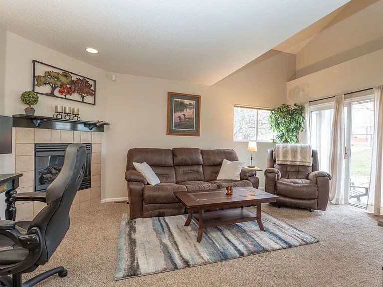 1601 Great Western Dr #N1 — Photo 4