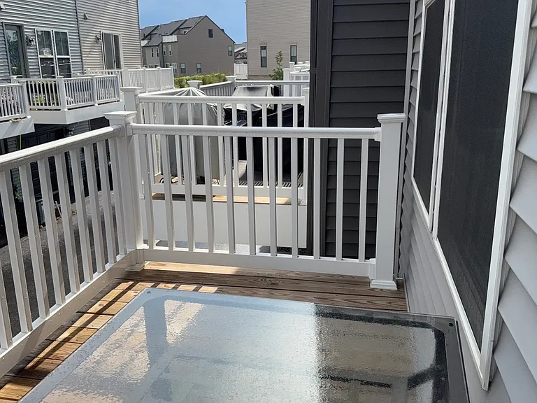 3511 Carnaby St — Photo 47
