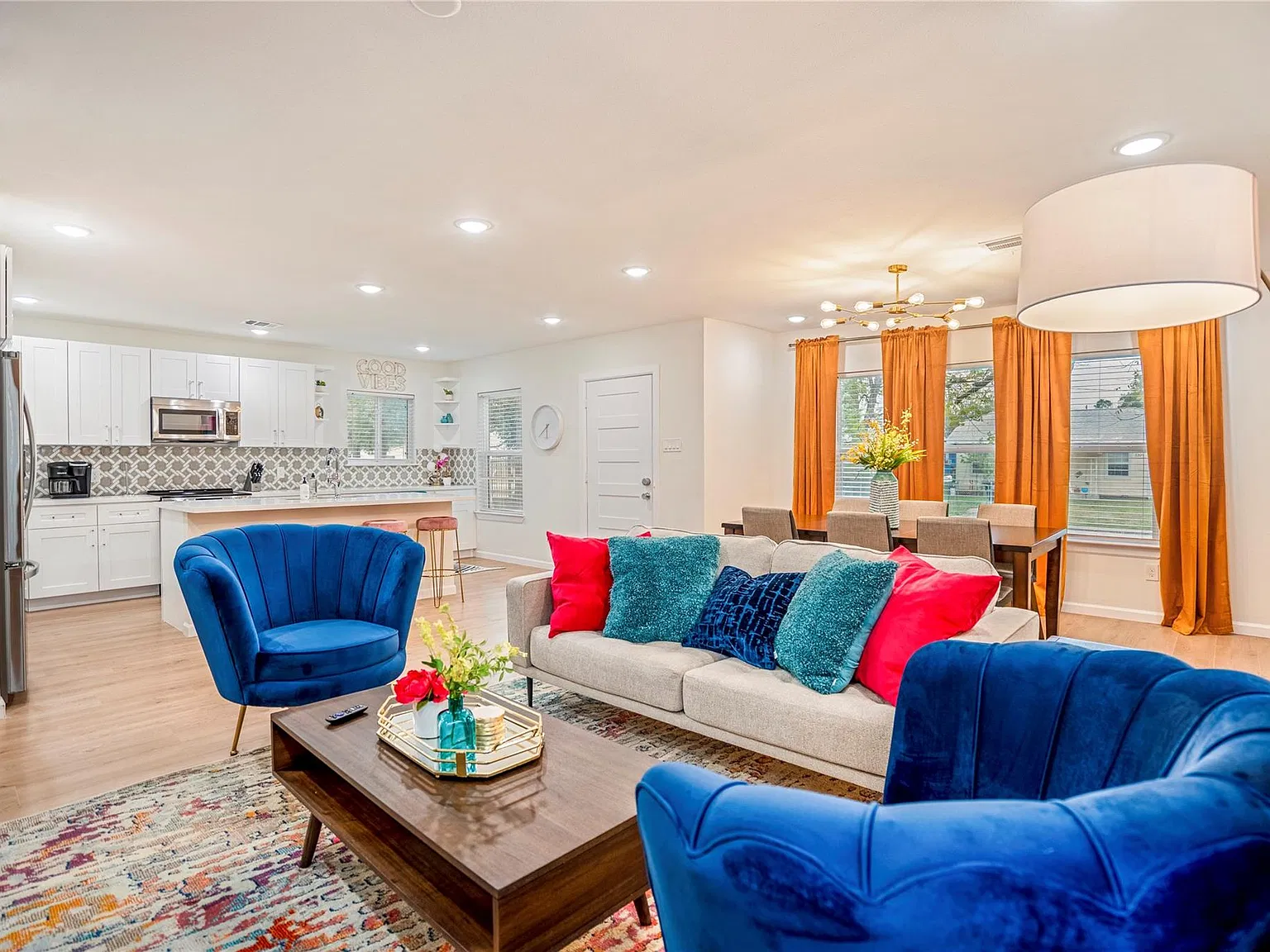 4 bed, 4.0 bath, 1640 sqft, $4,800 — Photo 1