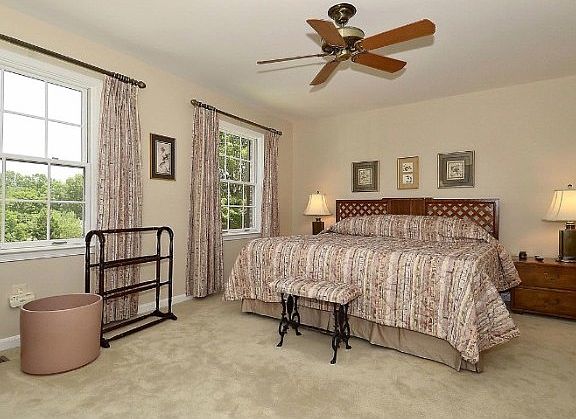 5th image of 504 Council Ct NE