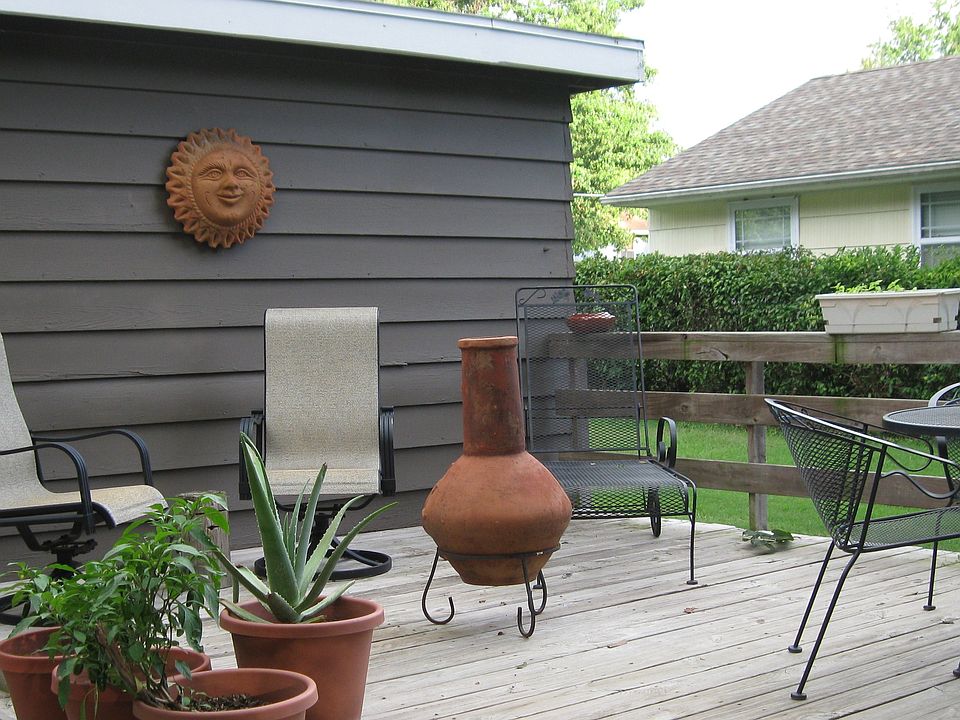 1st image of 2004 S Stilwell St