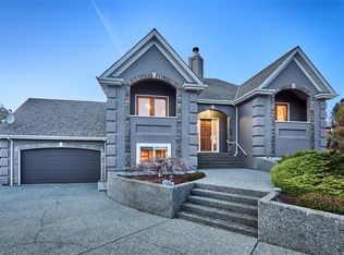 301 Mount Royal Pl, Nanaimo, BC V9R6A4