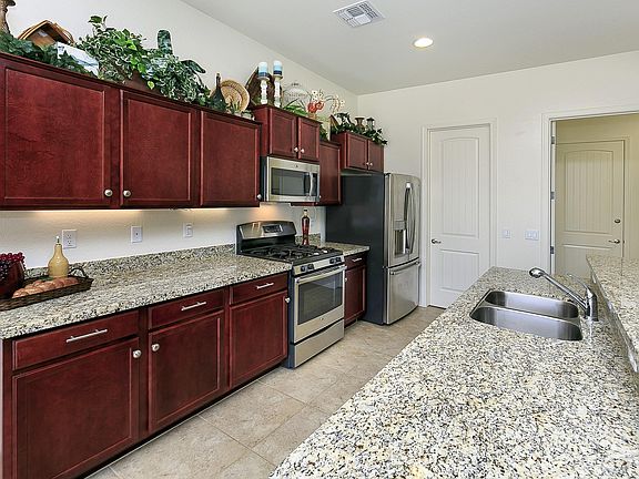 5th image of 12938 E Acosta St