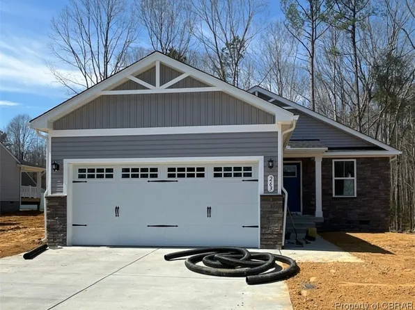 263 Grace Hl, Kilmarnock, VA 22482