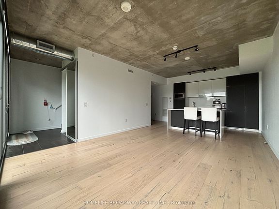 3rd image of 170 Bayview Ave #Townhouse 103