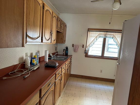 4th image of 608 Walnut Ave