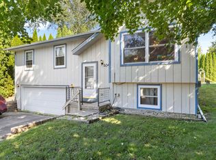 104 Deerpath Way SW, Poplar Grove, IL 61065