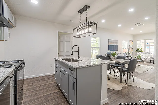 324 Bargas St — Photo 8