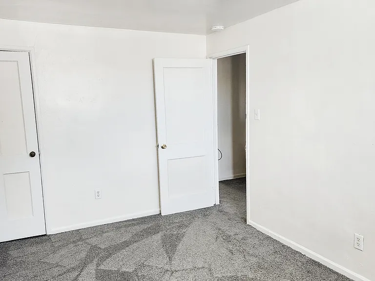 2601 N Heald St — Photo 31
