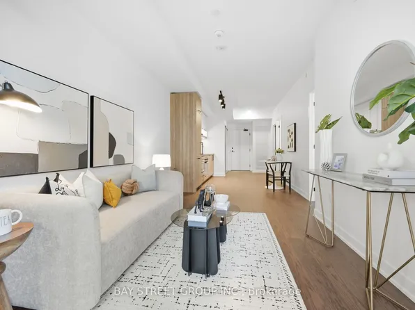 91 Montclair Ave #639, Toronto, ON M5P 1P5